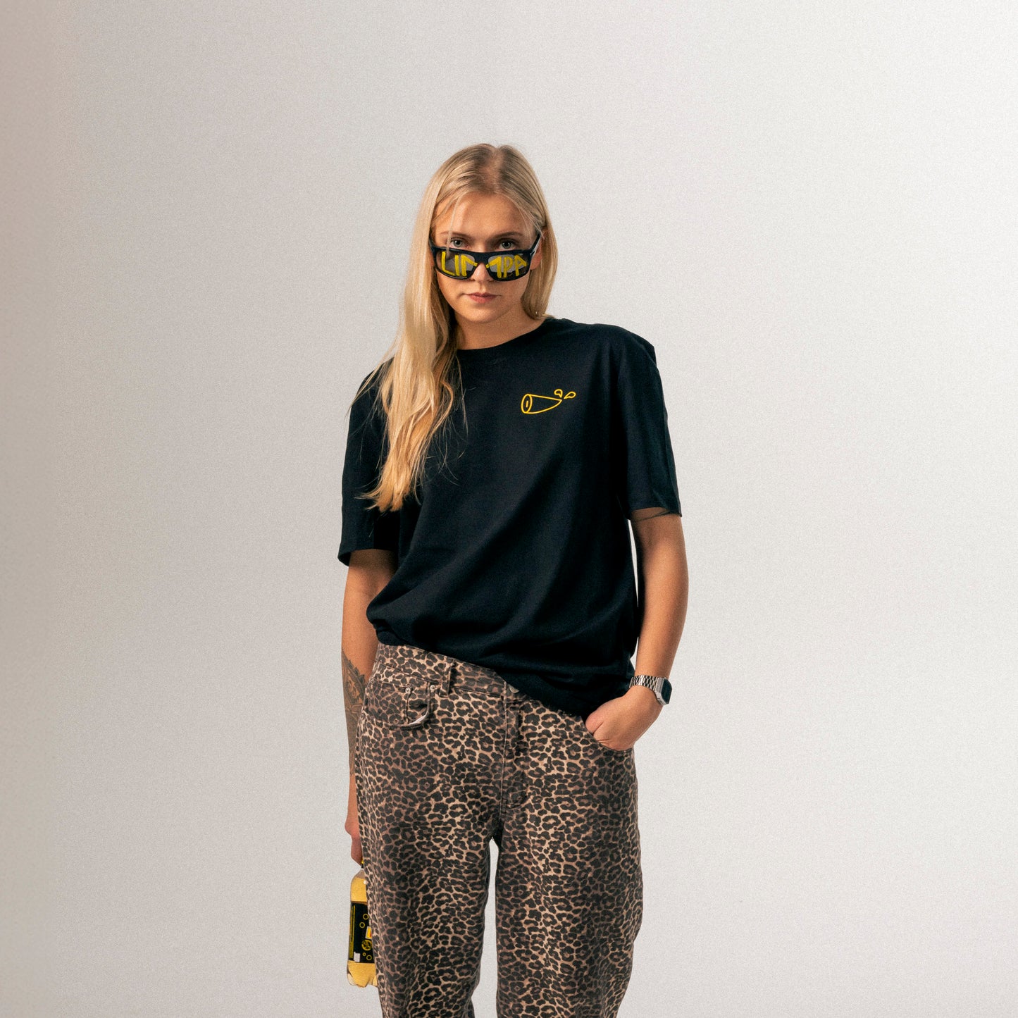 Must Limpa official T-särk